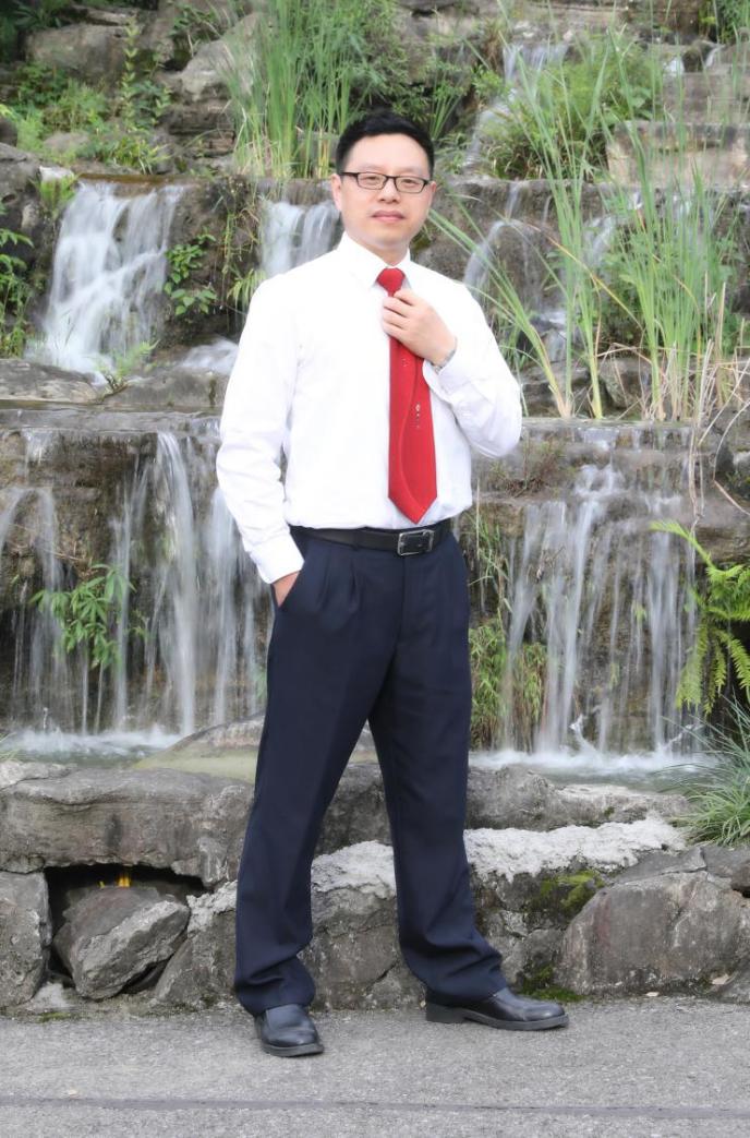 个人形象照（红领带）